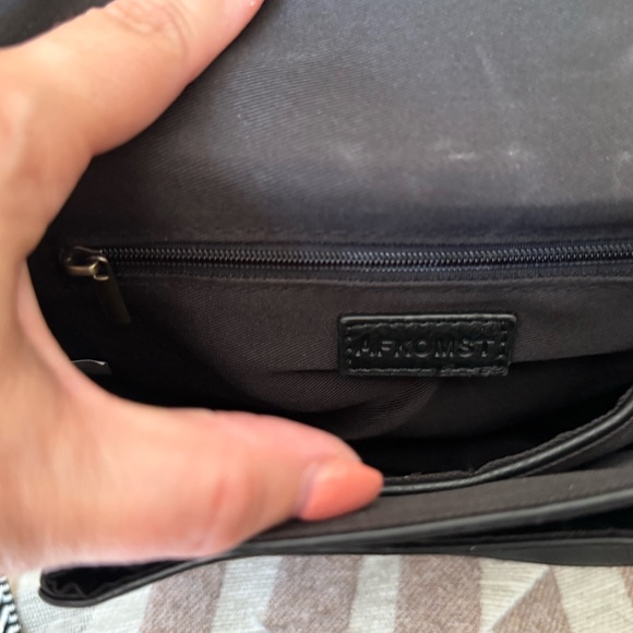 Black Leather Crossbody Saddle Bag - Picture 3 of 3